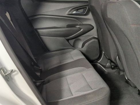 Certified 2024 Chevrolet Trax RS image 23