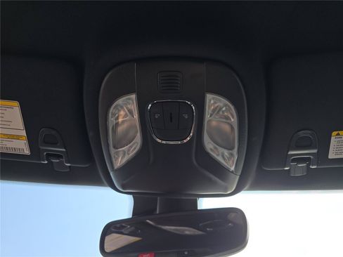 Used 2025 Jeep Compass Limited AWD/4WD image 25