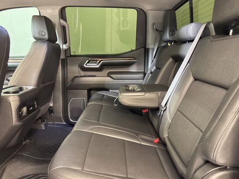 Used 2023 Chevrolet Silverado 1500 LT Trail Boss w/ LT Trail Boss Premium Package image 34