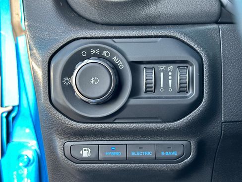 Used 2022 Jeep Wrangler Unlimited Sahara image 31