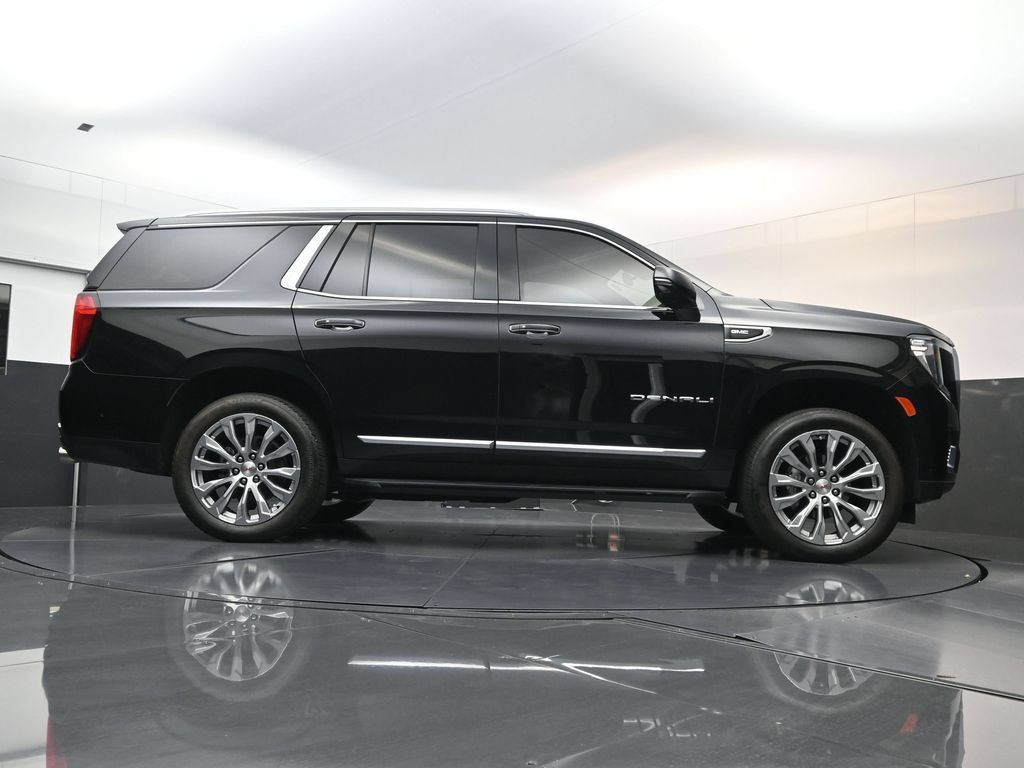 Used 2024 GMC Yukon Denali w/ Advanced Technology Package AWD/4WD image 24