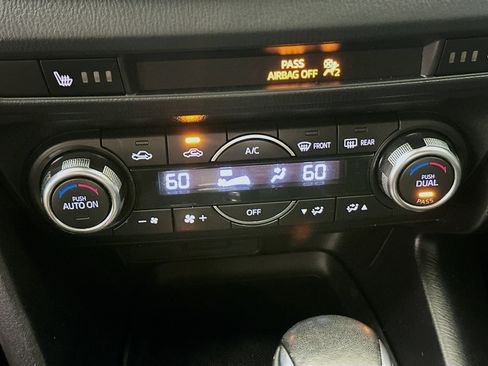 Used 2017 MAZDA MAZDA3 Touring FWD image 23