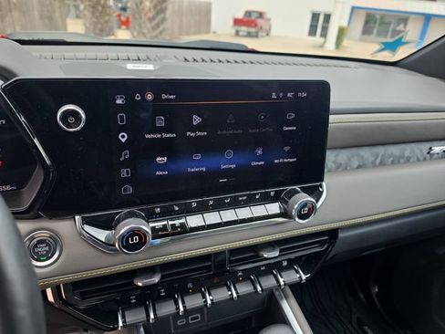 Used 2025 Chevrolet Colorado ZR2 w/ ZR2 Bison Edition AWD/4WD image 23