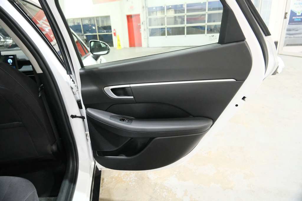Used 2025 Hyundai Sonata SEL FWD image 24