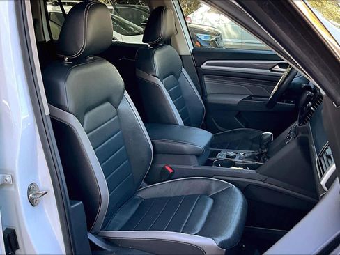 Used 2021 Volkswagen Atlas SEL Premium w/ MDO Package (Bench Seat) image 8