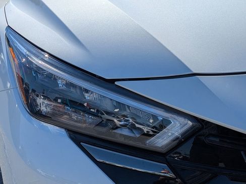 New 2025 Nissan Versa SR w/ Trunk Package FWD image 9