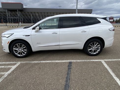 Used 2022 Buick Enclave Avenir w/ Avenir Technology Package image 4