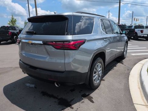 Used 2023 Chevrolet Traverse LT FWD image 5