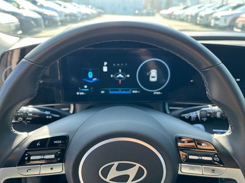 Used 2025 Hyundai Elantra SEL image 28