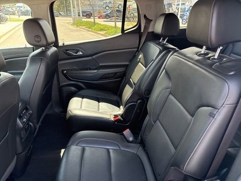Used 2021 GMC Acadia SLT AWD/4WD image 14