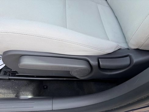 Used 2024 Hyundai Kona SE image 11