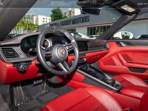 Used 2020 Porsche 911 Carrera RWD image 6