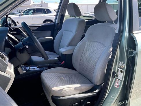 Used 2018 Subaru Forester 2.5i Premium w/ All-Weather Package AWD/4WD image 18