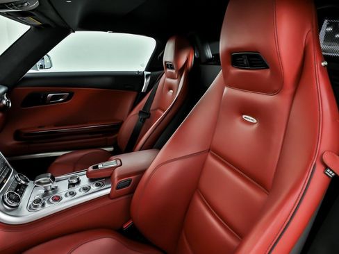 Used 2012 Mercedes-Benz SLS AMG Roadster image 26