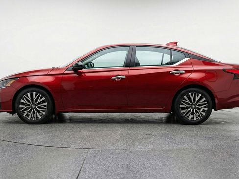 Used 2025 Nissan Altima 2.5 SV image 4