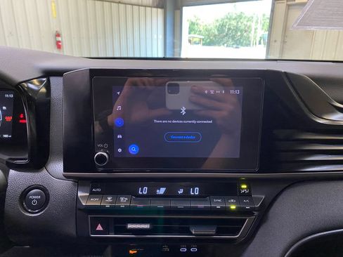 Used 2025 Toyota Camry LE FWD image 38