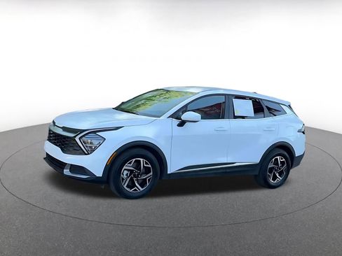 Used 2025 Kia Sportage LX image 8