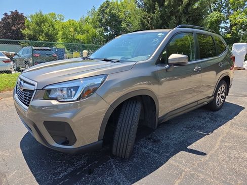 Used 2019 Subaru Forester Premium AWD/4WD image 10