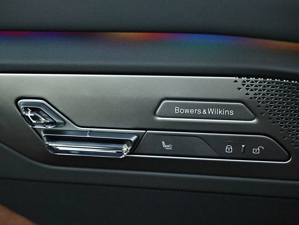 New 2027 BMW 740i w/ Executive Package RWD image 17