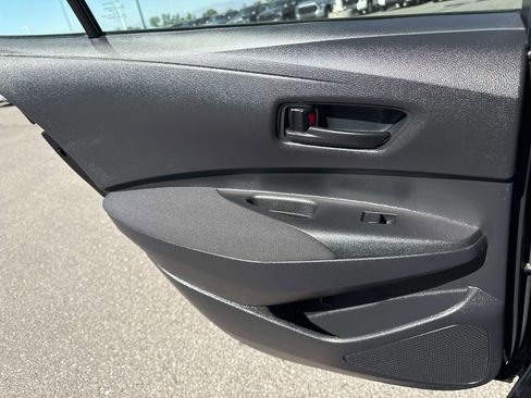Used 2022 Toyota Corolla LE FWD image 16