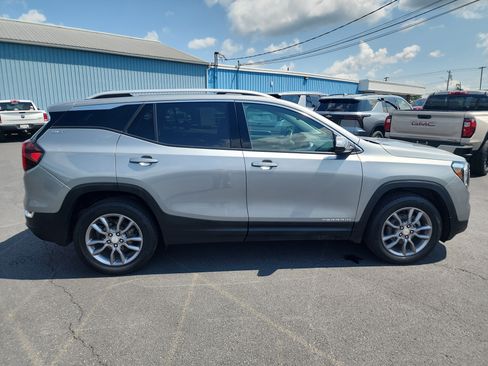 Certified 2023 GMC Terrain SLT w/ Infotainment Package II AWD/4WD image 9