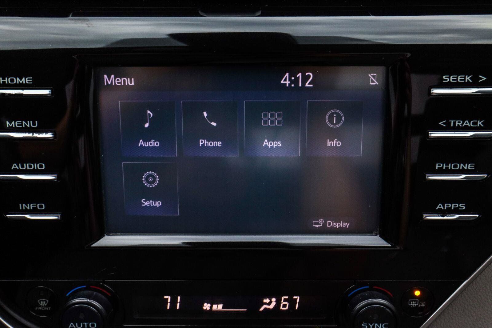 Used 2018 Toyota Camry XSE FWD image 9