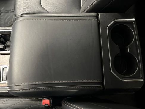 Used 2021 Ford Expedition Platinum image 21