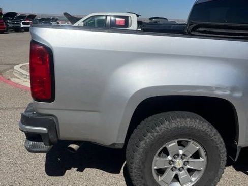 Used 2018 Chevrolet Colorado W/T w/ WT Convenience Package RWD image 9