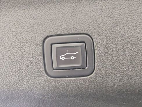 Certified 2023 GMC Yukon XL Denali image 32