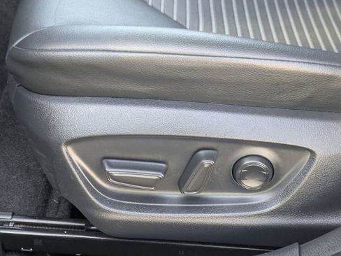 Used 2023 Toyota Camry SE image 24