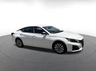 Used 2025 Nissan Altima 2.5 SV FWD video 2