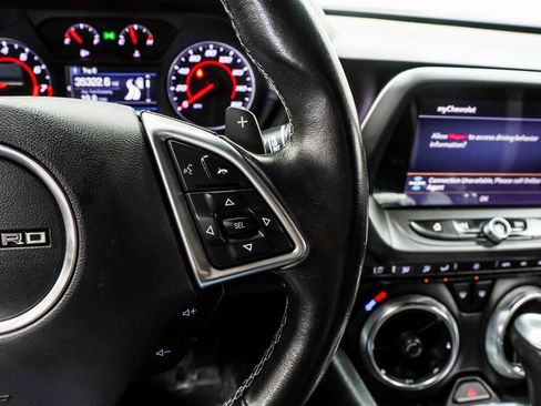 Used 2021 Chevrolet Camaro LT w/ Technology Package image 31