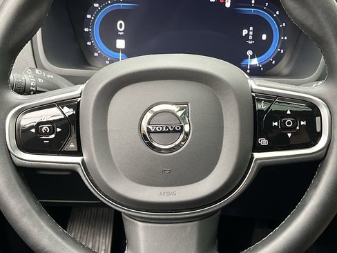 Used 2023 Volvo XC90 B6 Plus image 16