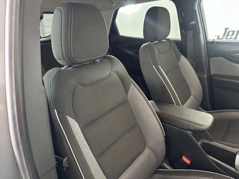 Used 2025 Chevrolet TrailBlazer LT AWD/4WD image 32