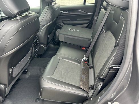 New 2025 Jeep Grand Cherokee 4WD image 7