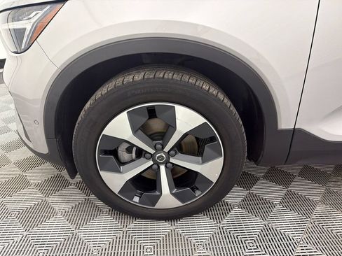 Used 2023 Volvo XC40 B5 Ultimate AWD/4WD image 12