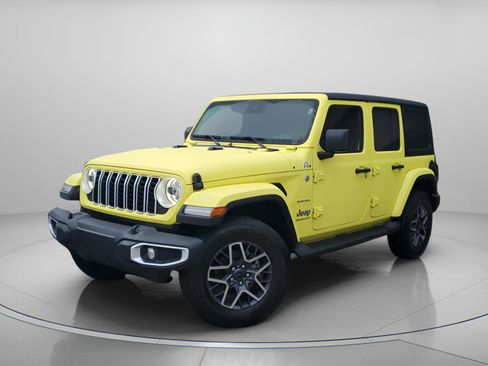 Used 2024 Jeep Wrangler Sahara image 2
