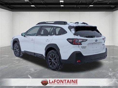 Used 2025 Subaru Outback Onyx Edition image 3