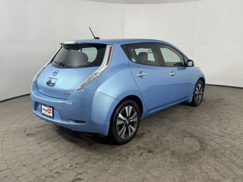 Used 2015 Nissan Leaf SL w/ Premium Package image 8