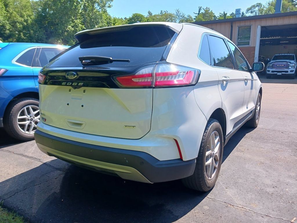 Used 2022 Ford Edge SEL w/ Convenience Package AWD/4WD image 6