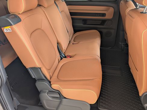Used 2025 Volkswagen ID. Buzz Pro S Plus RWD image 20