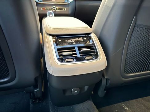 New 2026 Volvo XC90 B6 Plus w/ Protection Package Premier image 26