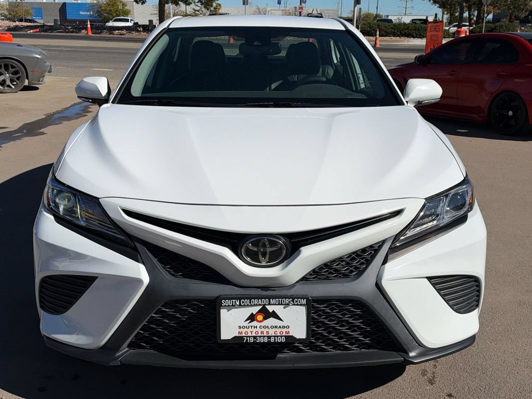 Used 2020 Toyota Camry SE w/ Convenience Package FWD image 2