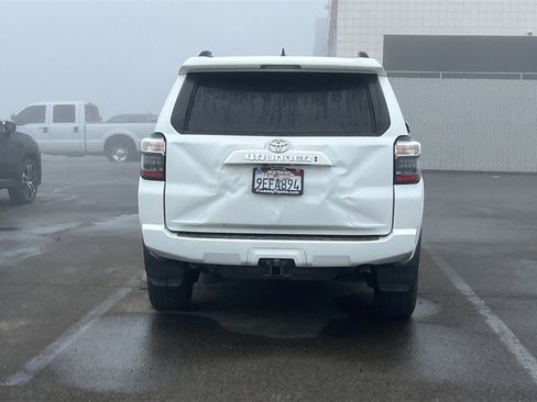 Used 2023 Toyota 4Runner SR5 Premium image 5