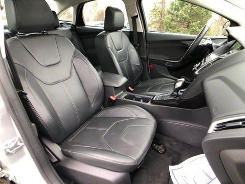 Used 2017 Ford Focus Titanium FWD image 24