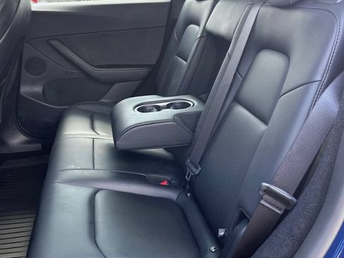 Used 2025 Tesla Model Y Long Range RWD image 18