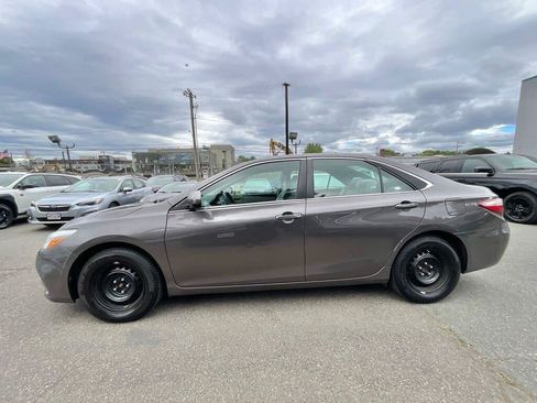 Used 2015 Toyota Camry LE FWD image 5