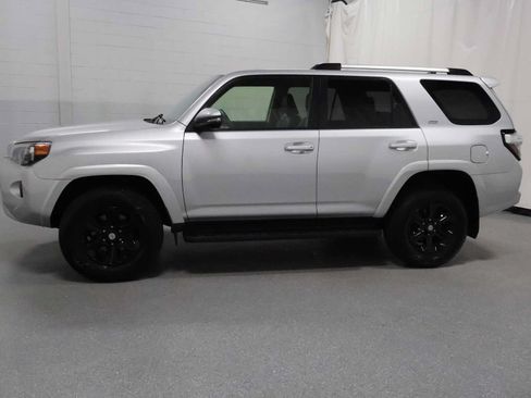 Used 2021 Toyota 4Runner SR5 Premium AWD/4WD image 2