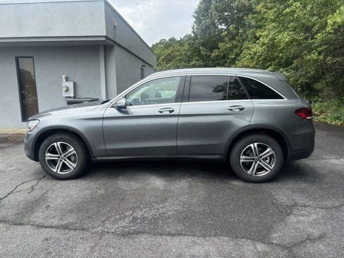 Used 2021 Mercedes-Benz GLC 300 4MATIC image 3