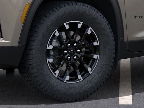 New 2026 Chevrolet Traverse Z71 w/ LPO, Floor Liner Package AWD/4WD image 9
